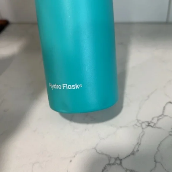 Hydroflask 24 oz standrad mouth in Mint - Picture 3 of 5